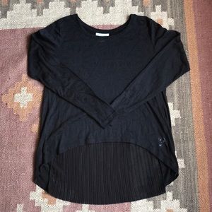 Ariat black high low sheer top sz. M